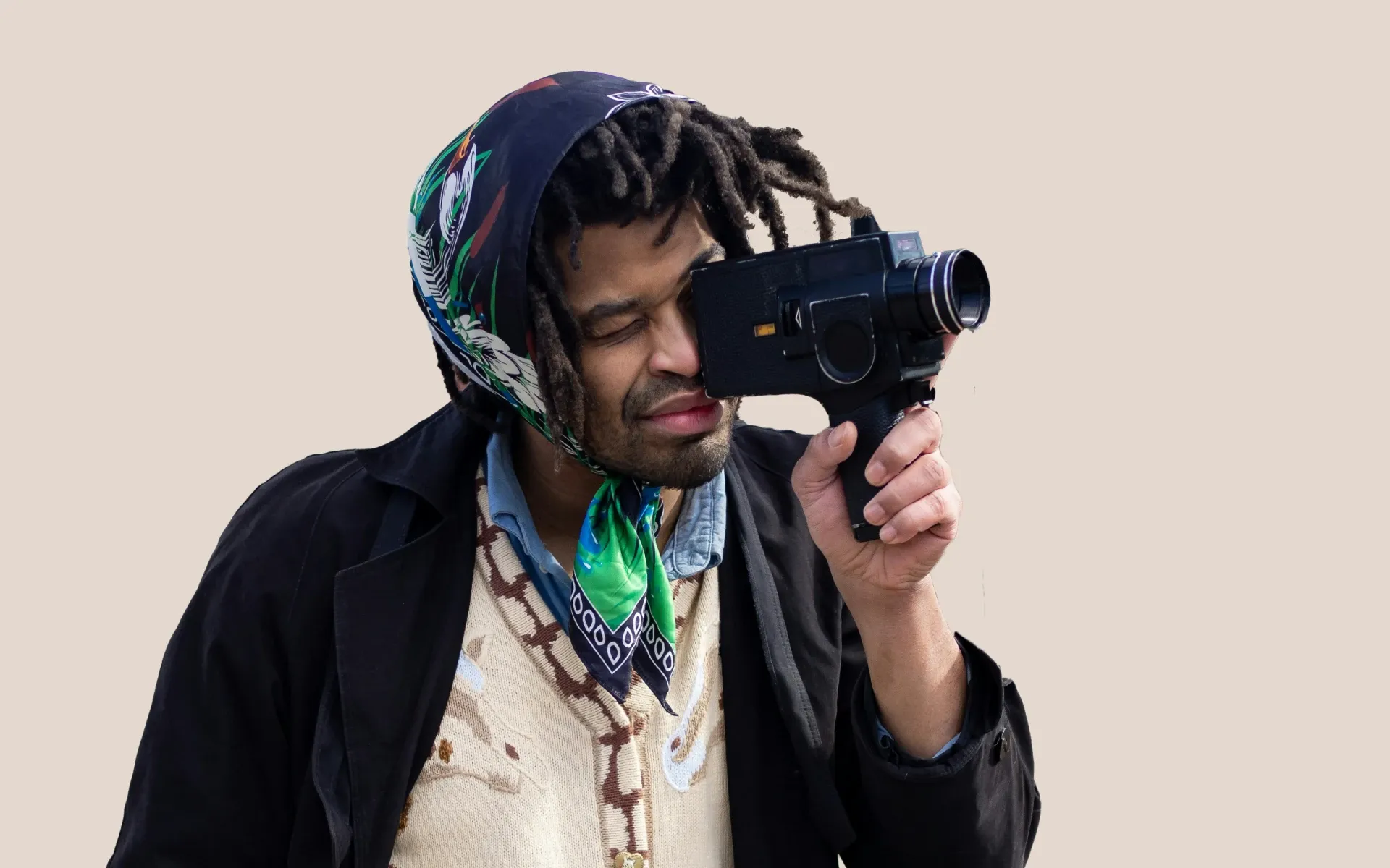 Man using an old-fashioned camera